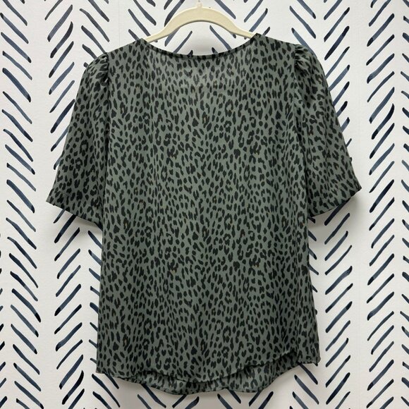 LOFT Gray Leopard Print Top - XS - Picture 6 of 6